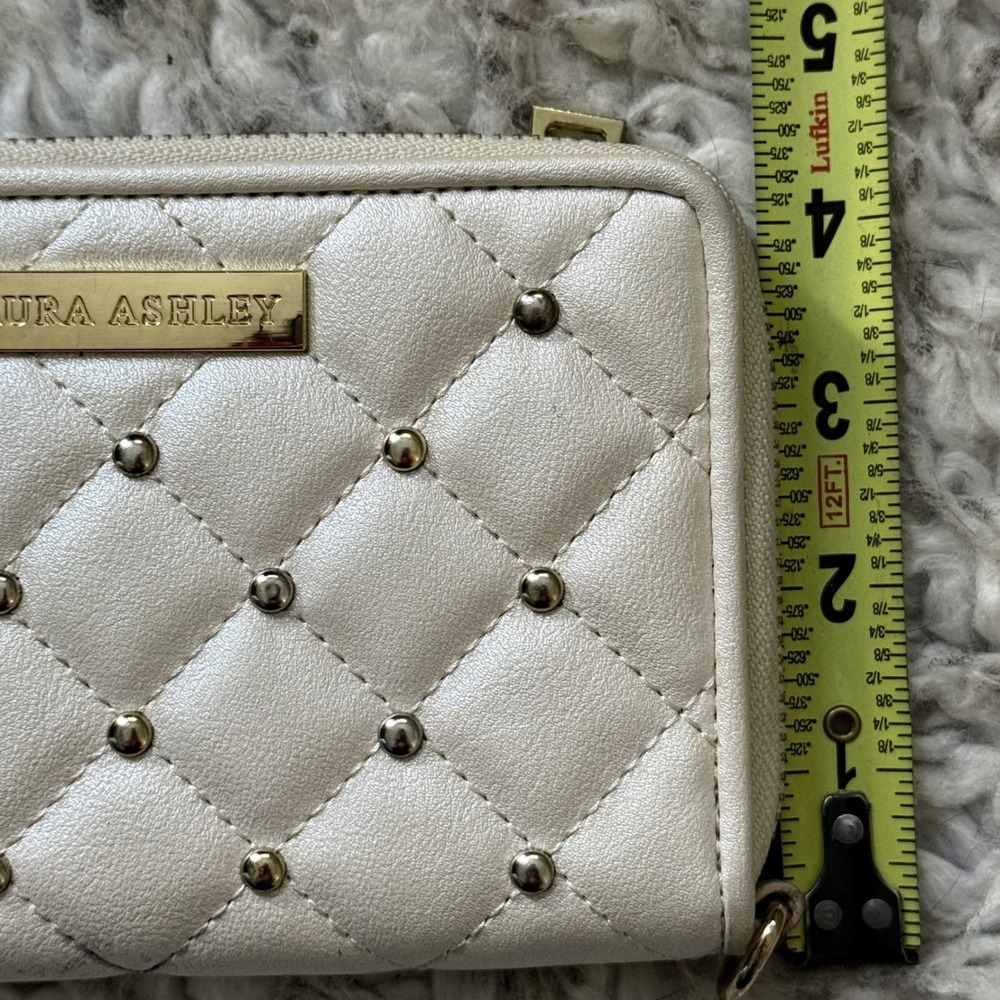 Laura Ashley Champagne Quilted Studded Zip‎ Passport Wallet Organizer - Picture 7 of 8